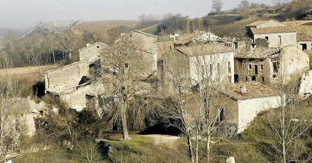 50 yıldır kimsenin yaşamadığı köy 18 milyon TL'ye satıldı