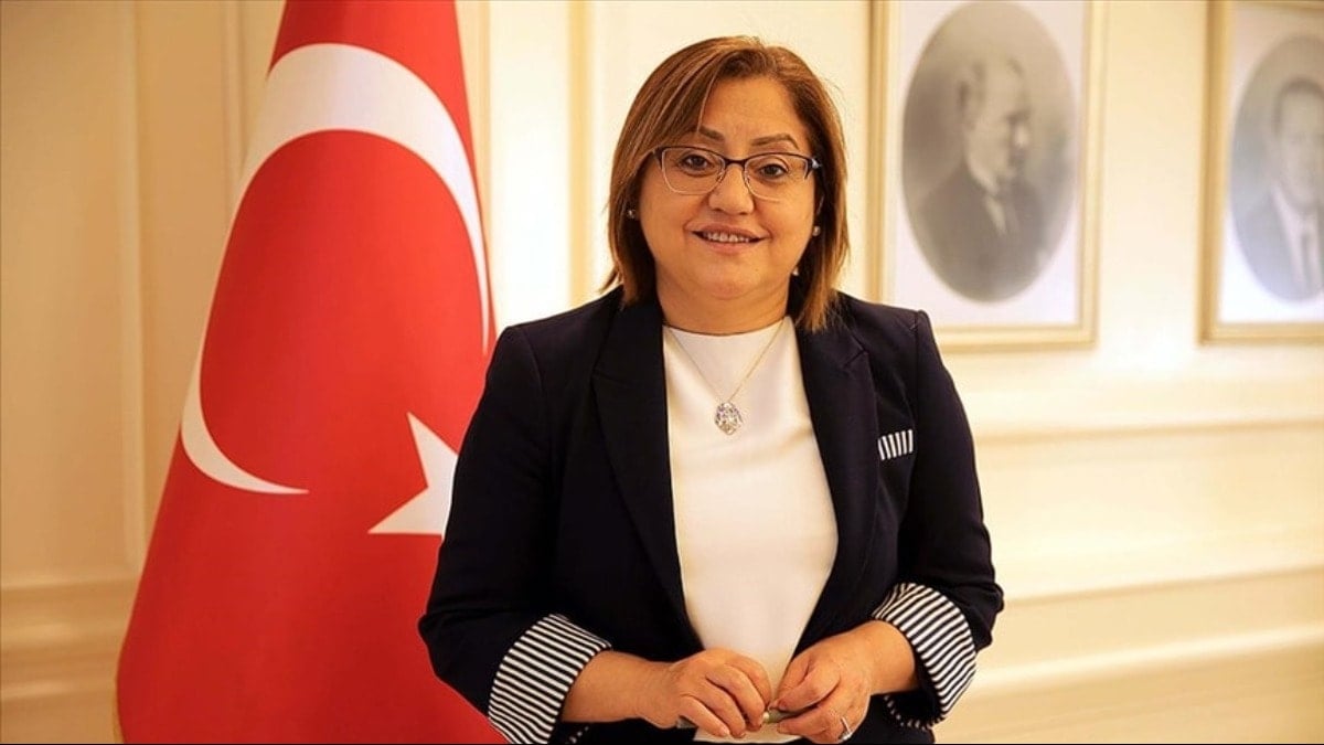 Vatandaş selde, Fatma Şahin kelebek peşinde