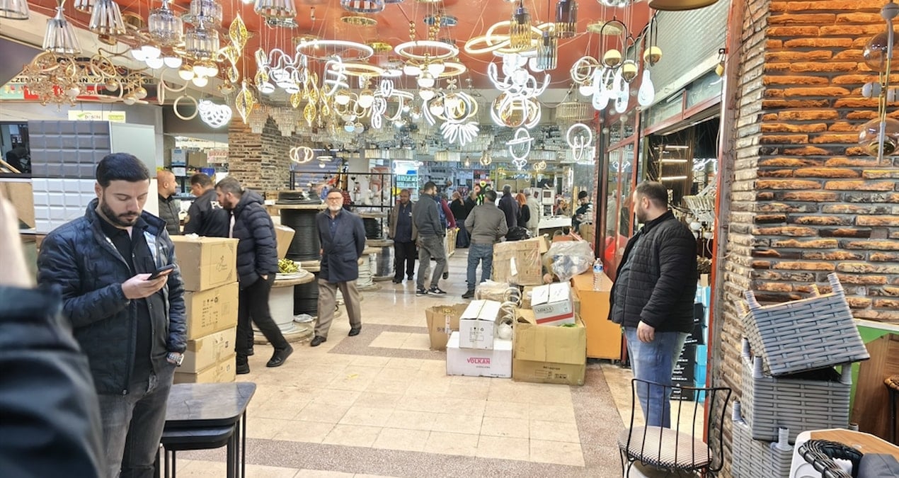 Adana'da avize dükkanında silahlı saldırıya uğrayan Nizamettin Alban hayatını kaybetti