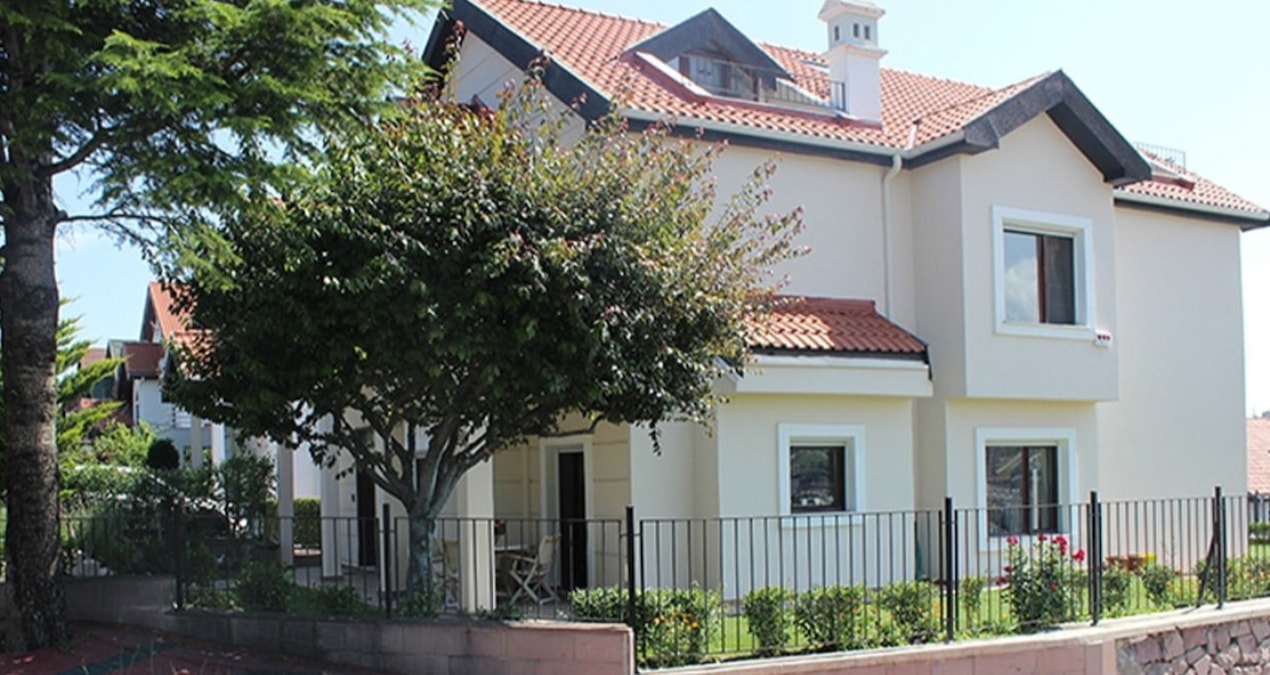 Parlamenter sitesi kavgası