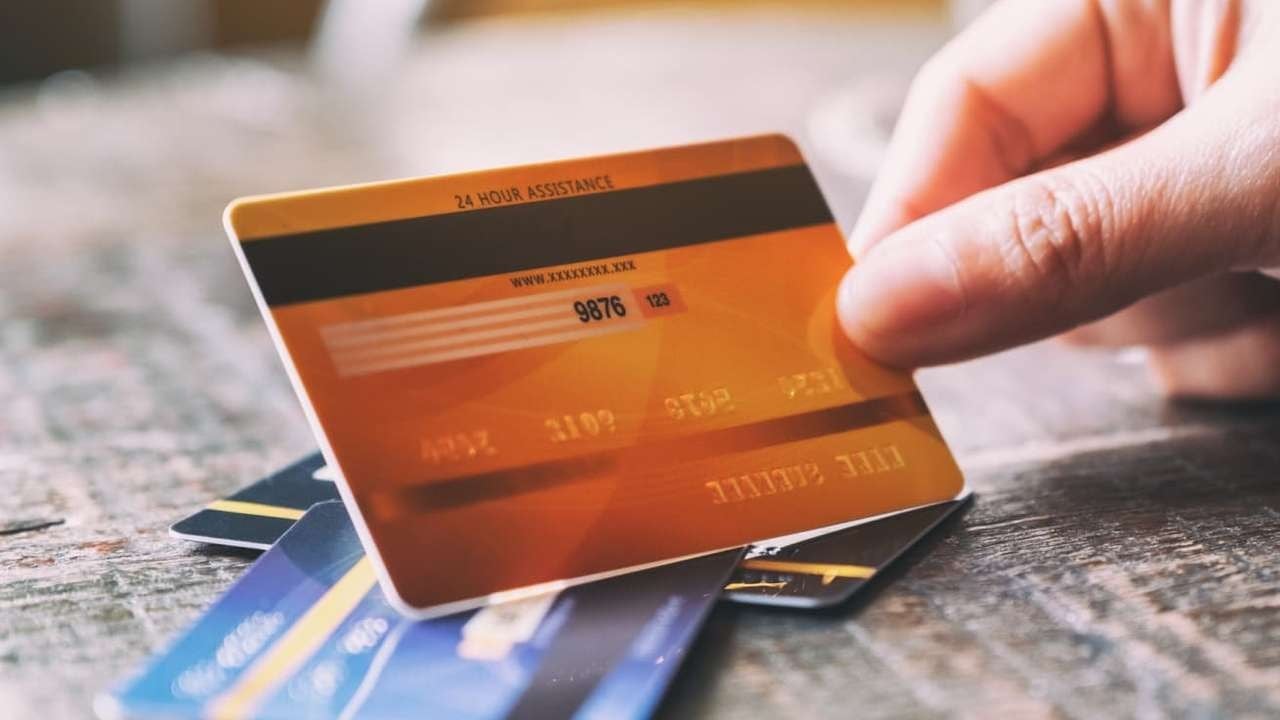 Kullanmadığı kredi kartını iptal etmeyenler yandı