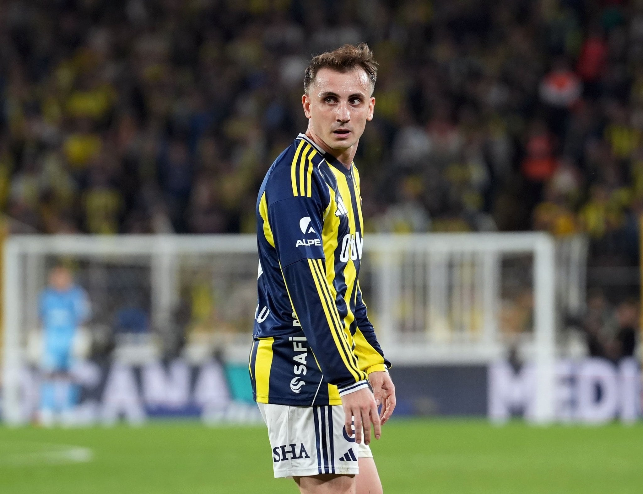 Fenerbahçe'ye kötü haber! UEFA'dan ağır ceza geldi