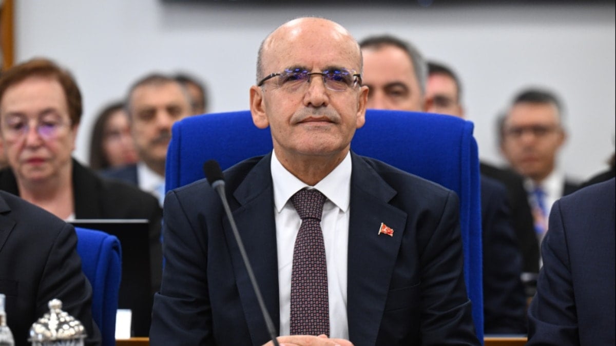 Ekonomi yönetimi yarın sabah acil olarak toplanıyor