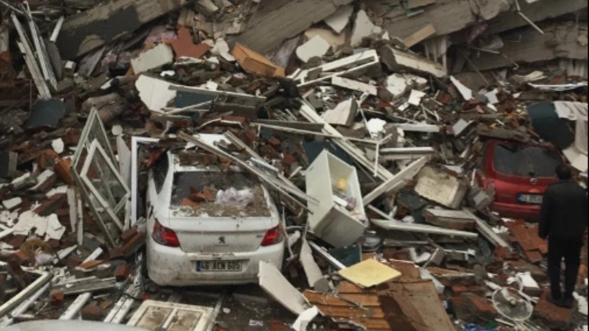 19 kişinin öldüğü Fazilet Apartmanı davasında ek rapor alınacak