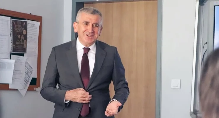 Tutuklanan Akçakoca Belediye Başkanı görevden uzaklaştırıldı