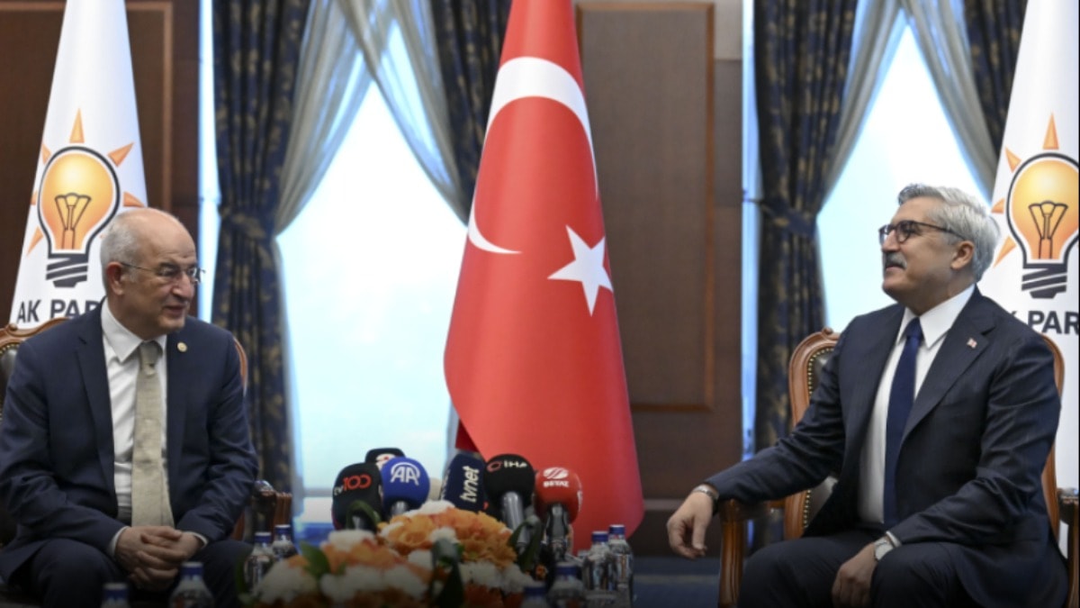 Kılıçdaroğlu'nun AKP ile bayramlaşmaya yolladığı vekil dış politikayı övdü, bravoyu kaptı