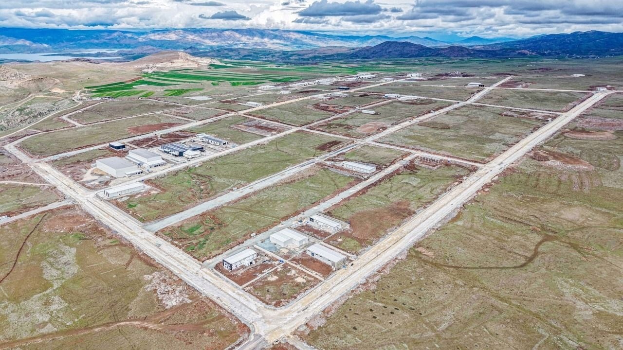 Sanayi hamlesi çöktü: Teknova OSB’de altyapı isyanı!