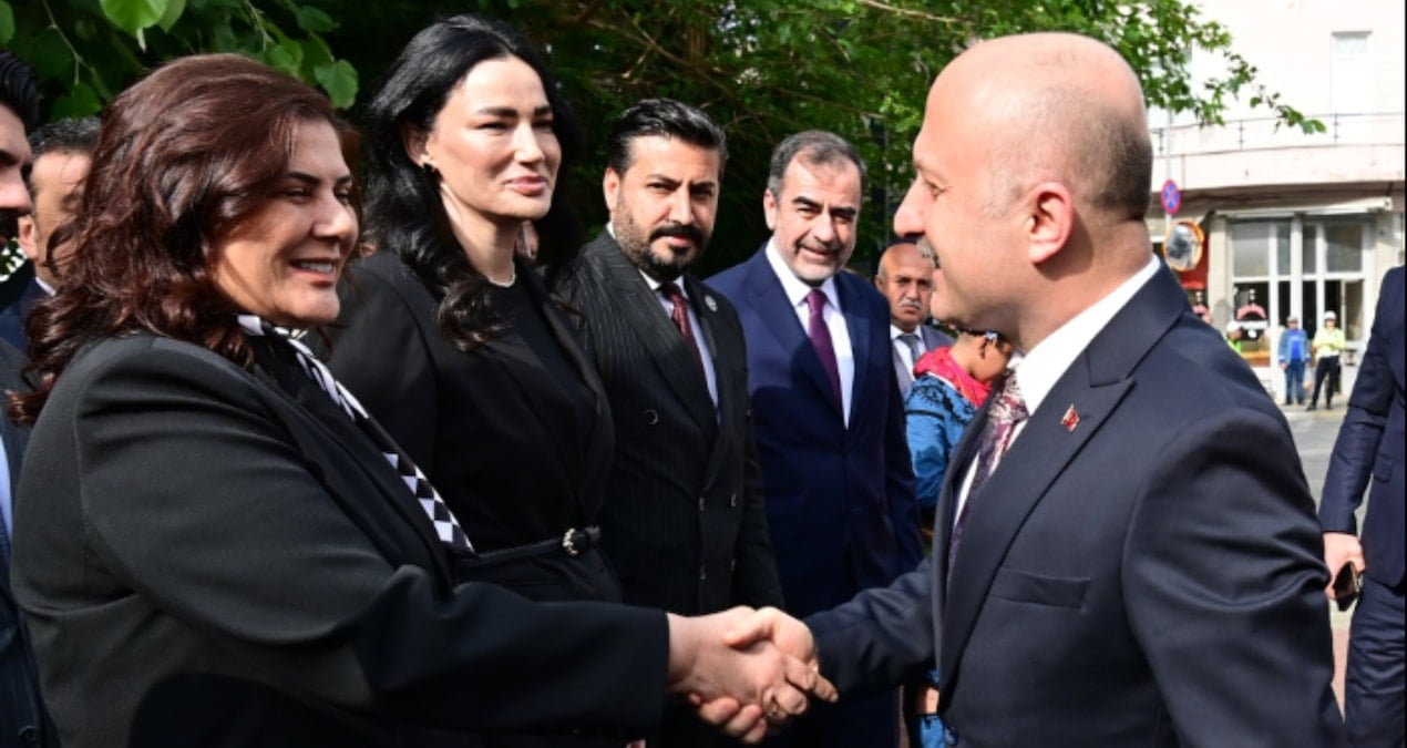Aydın'da vali karşılamasında protokol tartışması