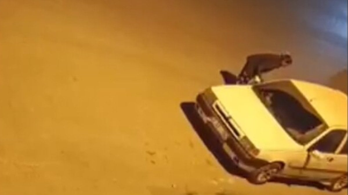 Arabasını çalmaya kadını balkondan izledi! Mahalleli peşini bırakmadı