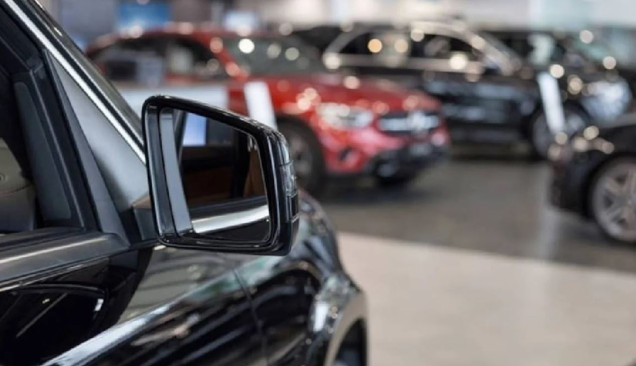 Yeni kıtlık başladı: Süper lüks araçlar ortada kaldı
