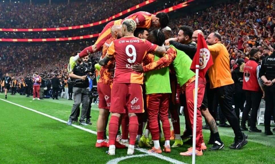 FB'nin eski yıldızı GS'nin şampiyonluğunu kutladı