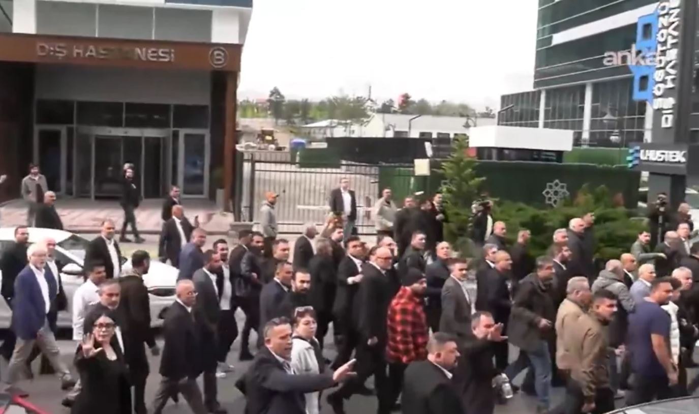 KILIÇDAROĞLU DESTEKÇİLERİ GERİ ÇEKİLDİ