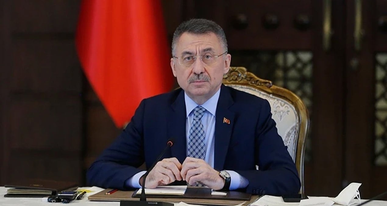 Bir tek belgede imzası olan Oktay konuşmadı