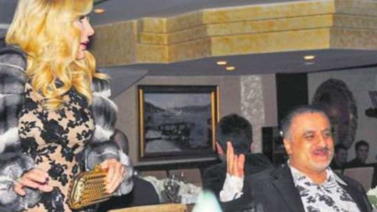 Seda Sayan’dan olay itiraf: “Erol Köse’nin kafasına çanta patlattım”