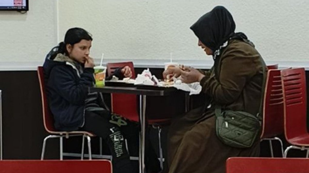 Dar gelirli, zincir restorandan 'Fakir' diye kovuldu