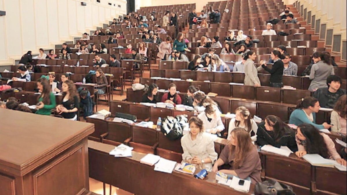 Vakıf üniversiteleri Türk öğrencilere yabancılardan 53 kat daha pahalı