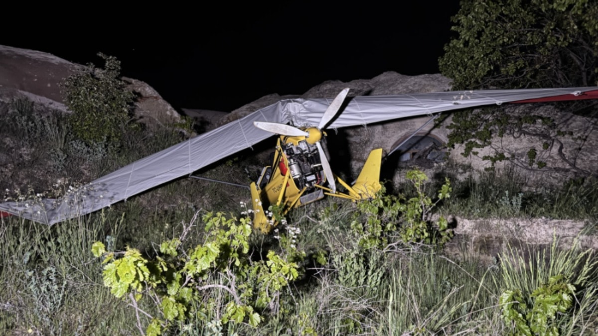Nevşehir'de microlight acil iniş yaptı: Pilot ve yolcu yaralandı