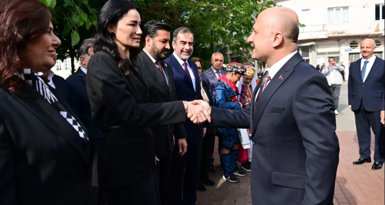 AKP'den Özlem Çerçioğlu'na 'üvey evlat' muamelesi