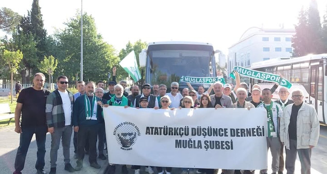 Bursa'da pankart krizi: Atatürk ismine stat kapısı kapandı