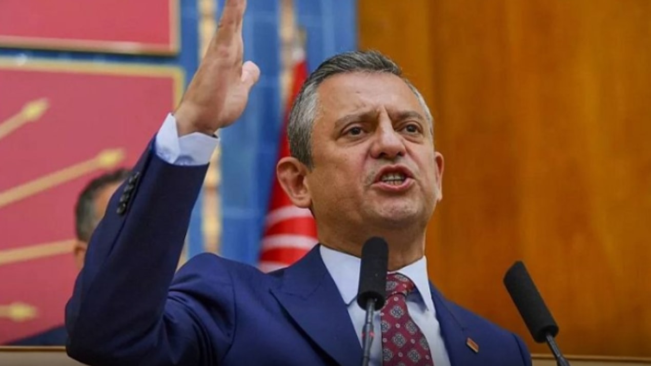 Özgür Özel: 'Terörsüz Türkiye' süreci rekabet alanı değil, tarihi sorumluluk alanıdır