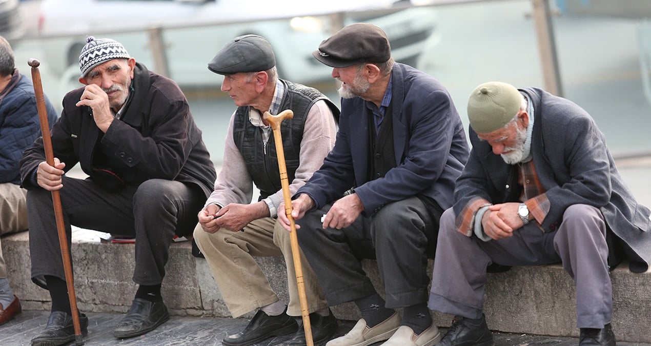Emekliye zam için 1 milyon imza