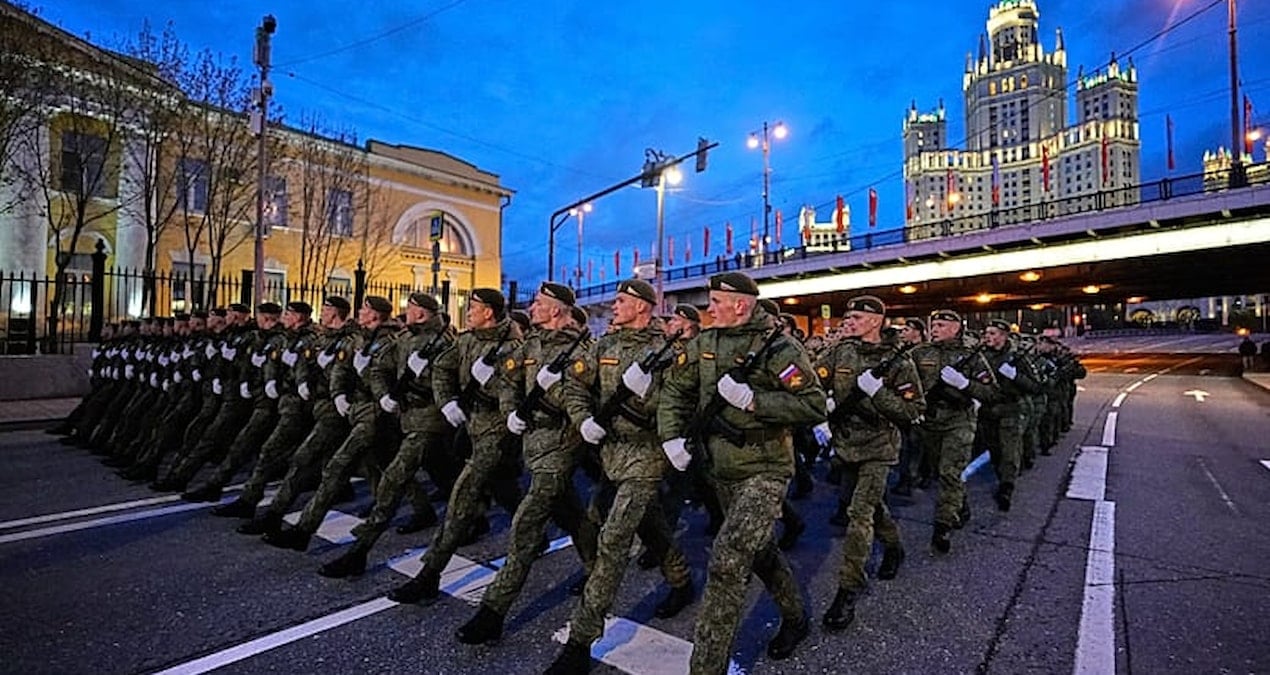 'Ukrayna izni verdi': Rusya'da zafer Bayramı kutlamaları başladı