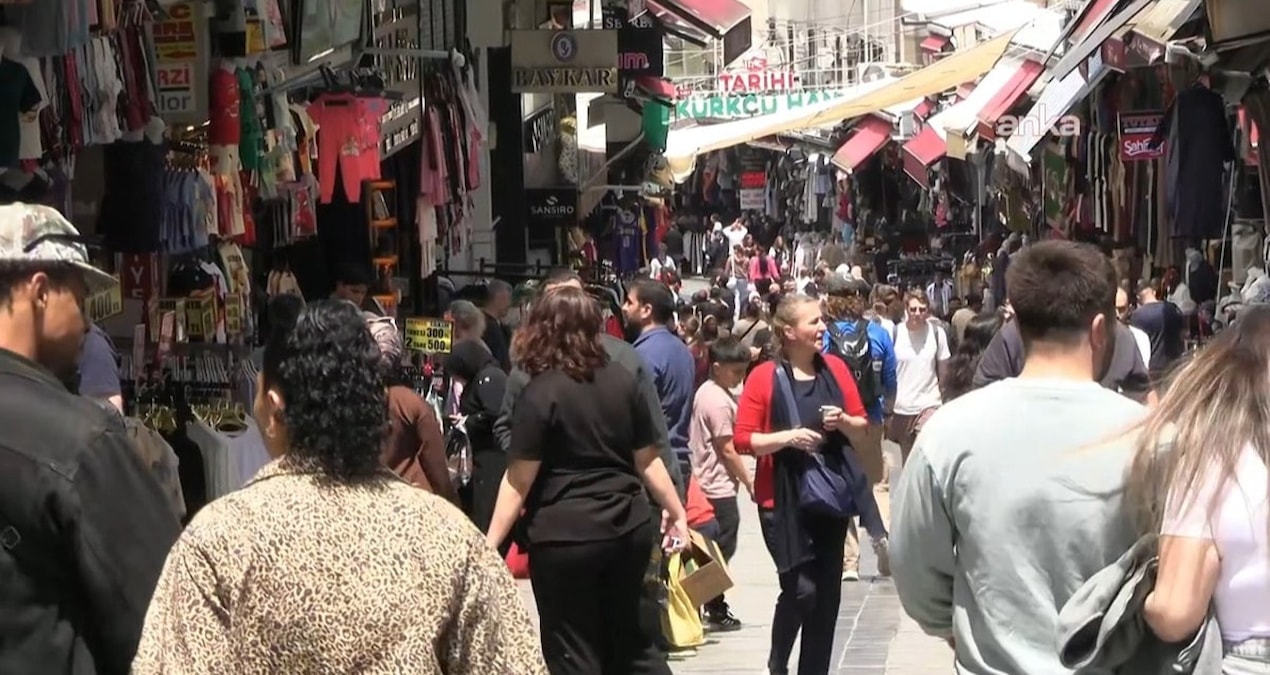 Emekli bayramda evinde geçmişi özleyecek