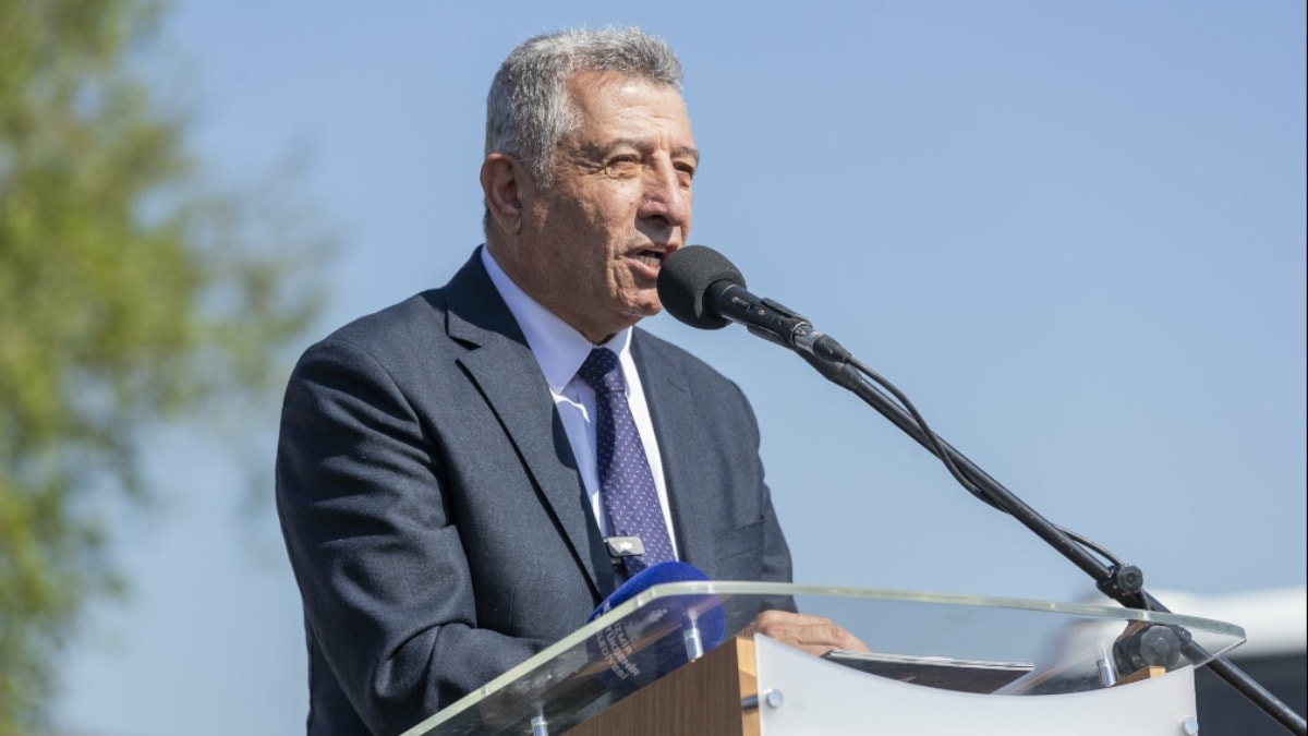 Tutuklu Güzelbahçe Belediye Başkanı Günay görevden uzaklaştırıldı.