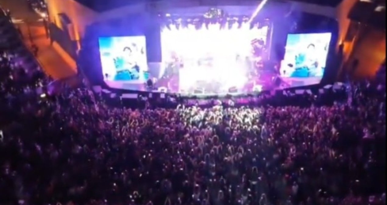 Protestolar işe yaramadı, konser alanı dolup taştı