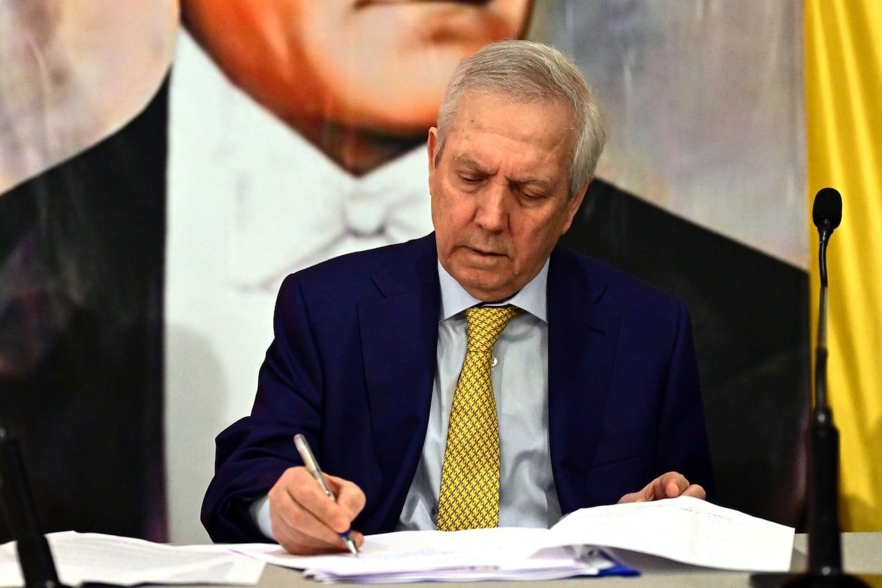 Aziz Yıldırım'dan forvet ve teknik direktör açıklaması! İlk defa tarih verdi