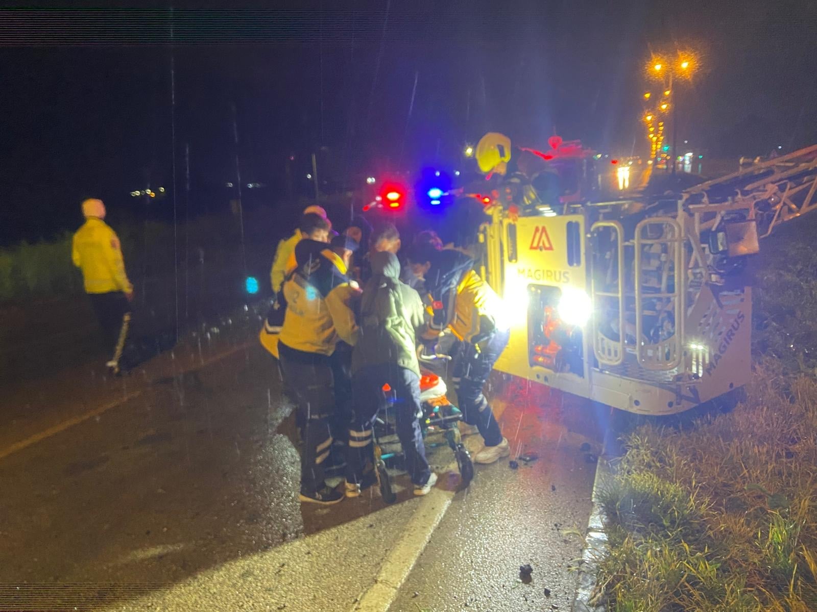 Balıkesir'de facia! Yolcu otobüsü devrildi, ölü ve yaralılar var