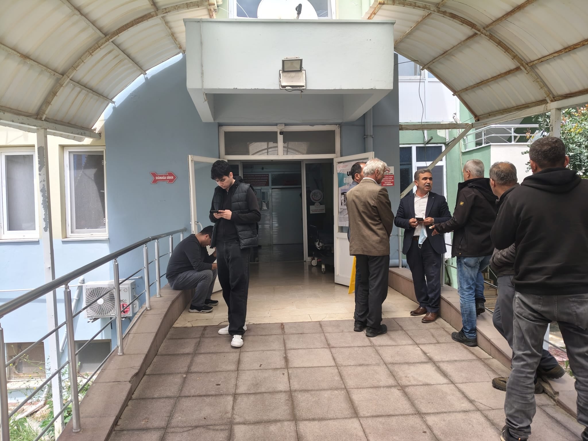 Mersin'de evde rahatsızlanan 2 çocuk hayatını kaybetti, anne ve baba tedavi altına alındı