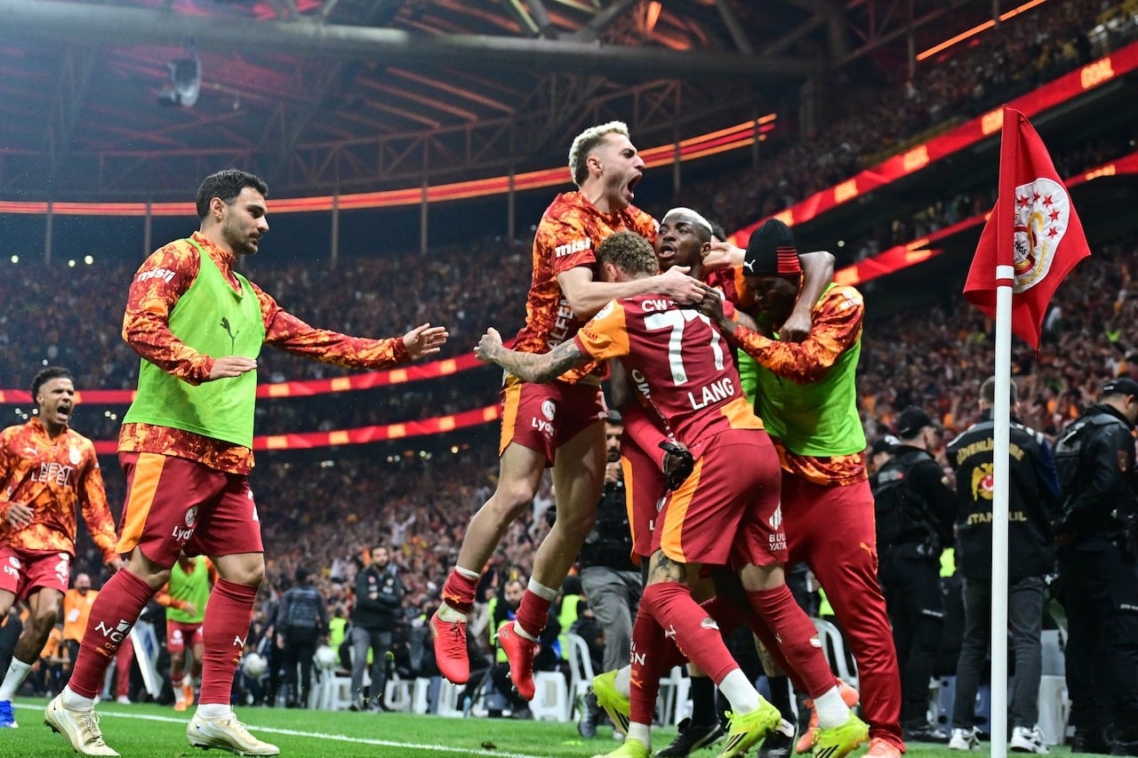 Galatasaray üst üste dördüncü kez şampiyon!