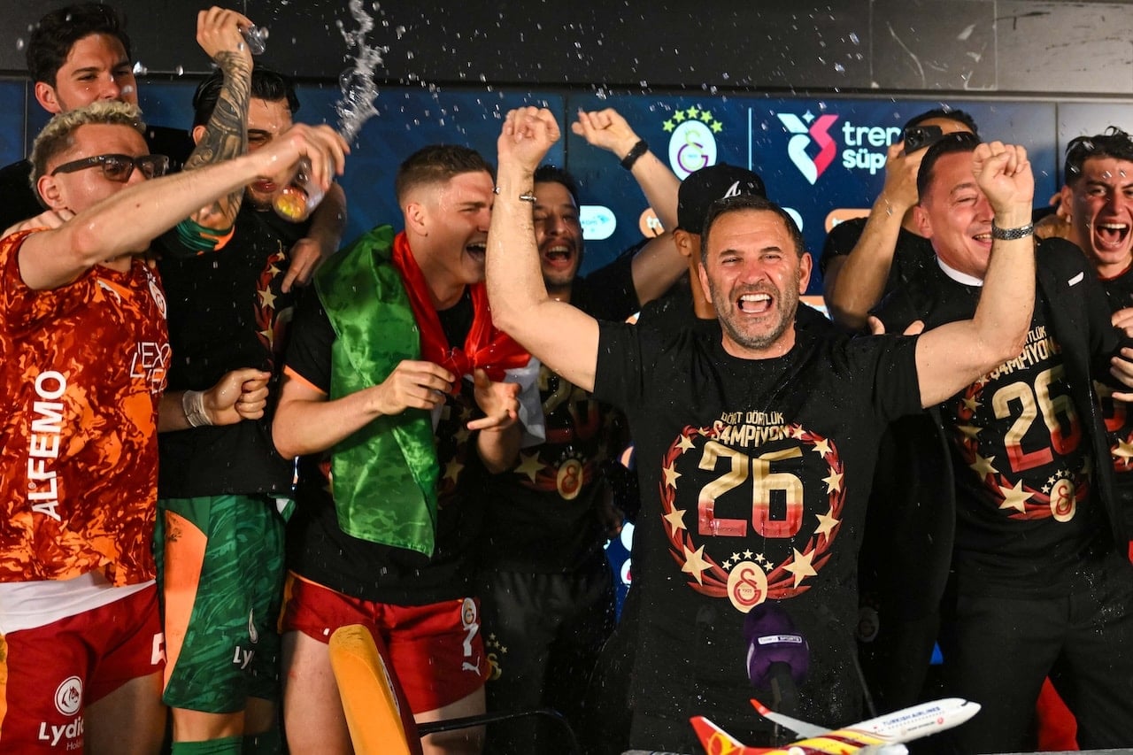Okan Buruk Türk futboluna damga vurdu! Zirvede tek başına