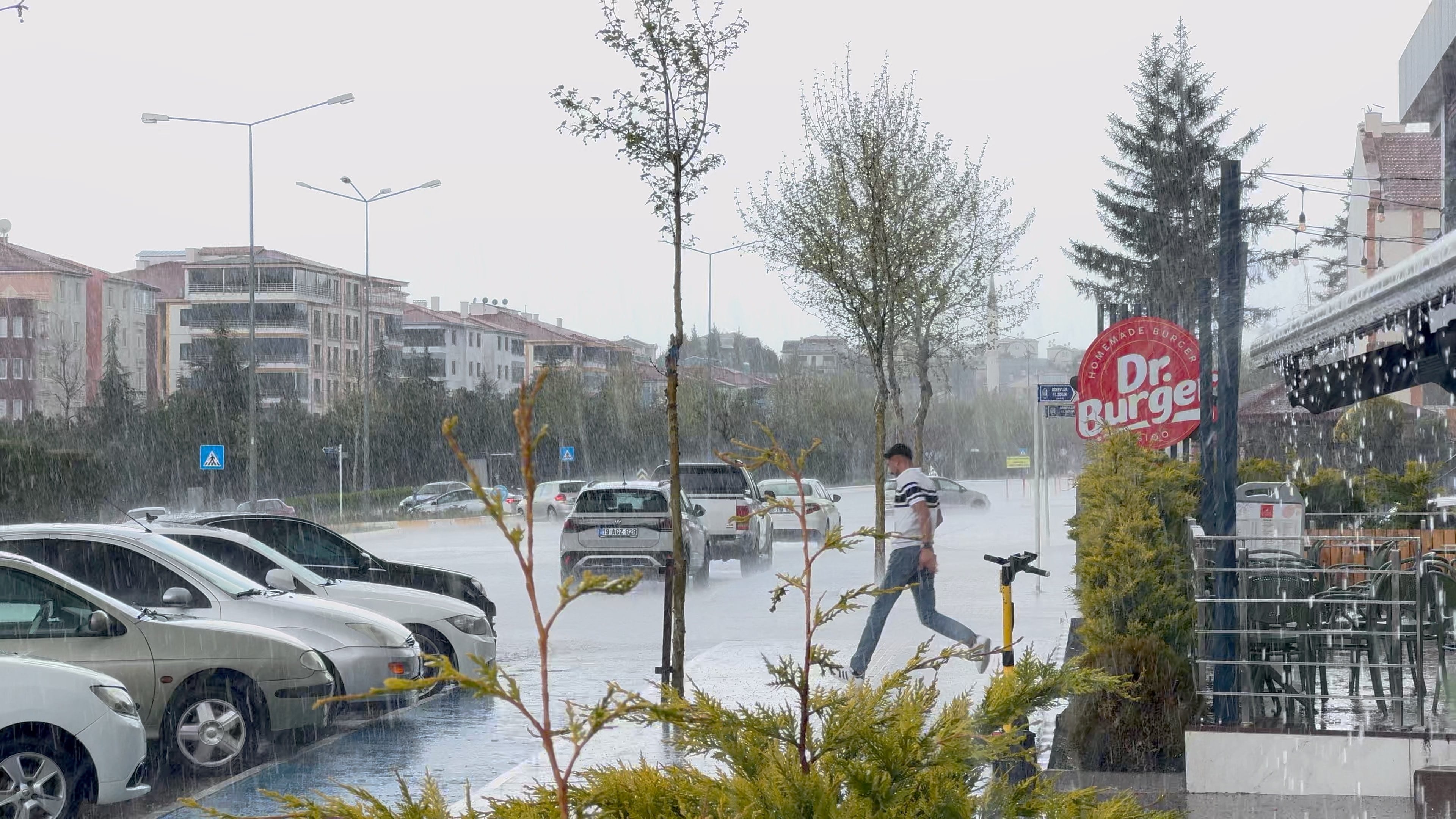 Çorum ve Kastamonu'da sağanak ve dolu yağışı