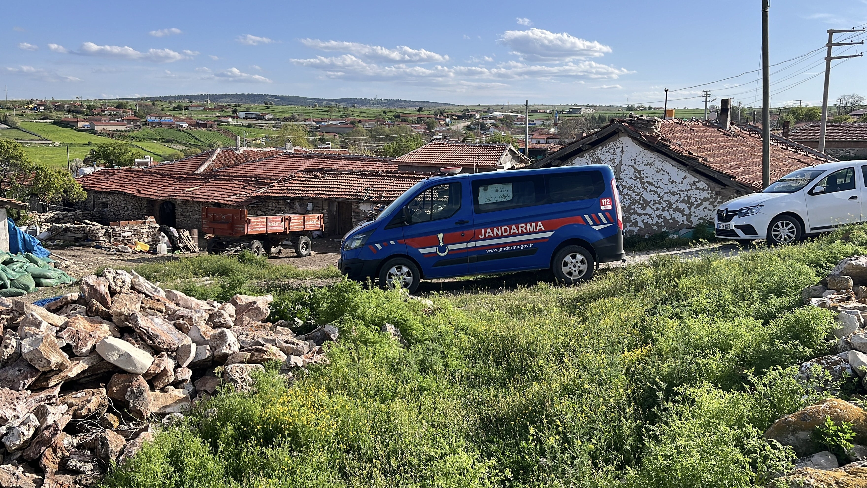 Akrabaların kavgası kanlı bitti: Ölü ve yaralılar var