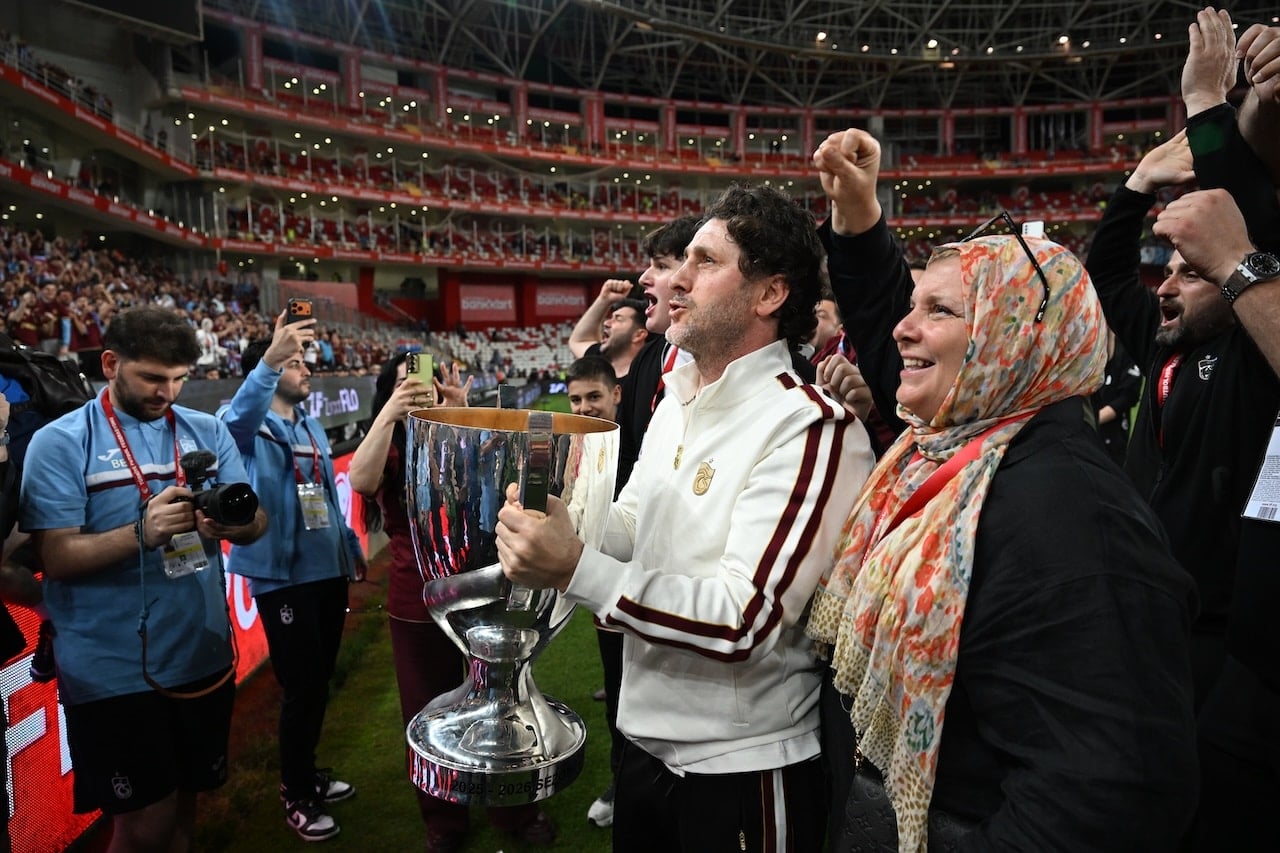 Trabzonspor, Kupa Sevinciyle Antalya'ya Dönüyor: Yönetim, Futbolcuları Temsil Ederek Teşekkür Etti