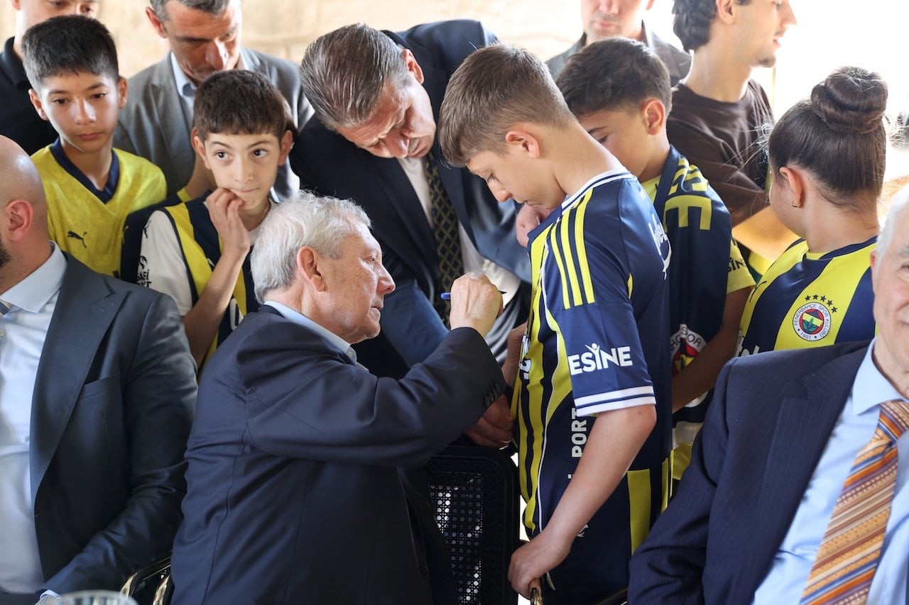 UEFA Fener’i küme düşürür