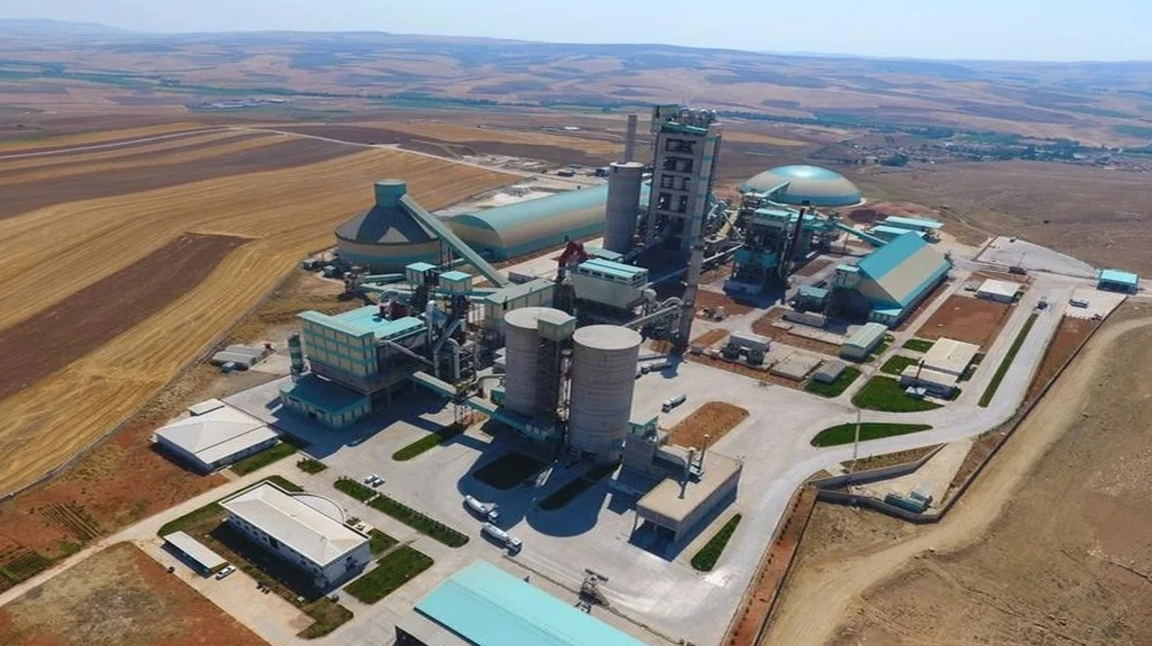 Türkiye'nin çimento devi fabrikasında üretimi tamamen durdurdu