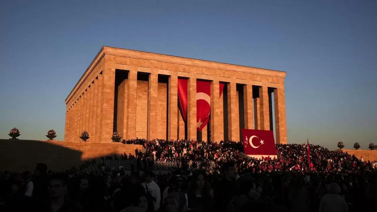 Hürriyet yazarı sıradaki operasyonun adresini verdi: 