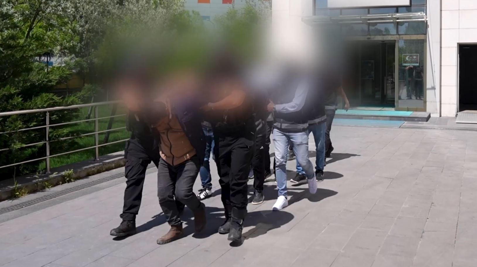 Ankara'da narkotik operasyonu: 27 kilogram esrar ele geçirildi