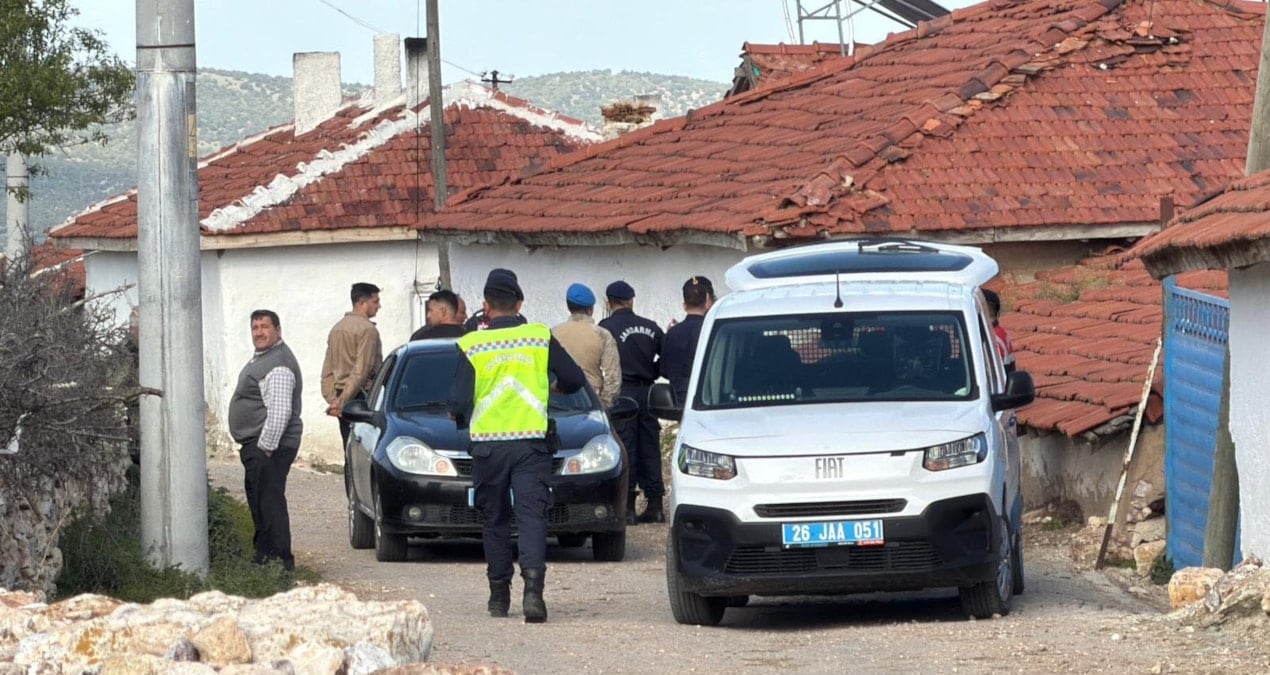 Arazi anlaşmazlığı kanlı bitti! Amcasını öldürdü, kuzenini yaraladı