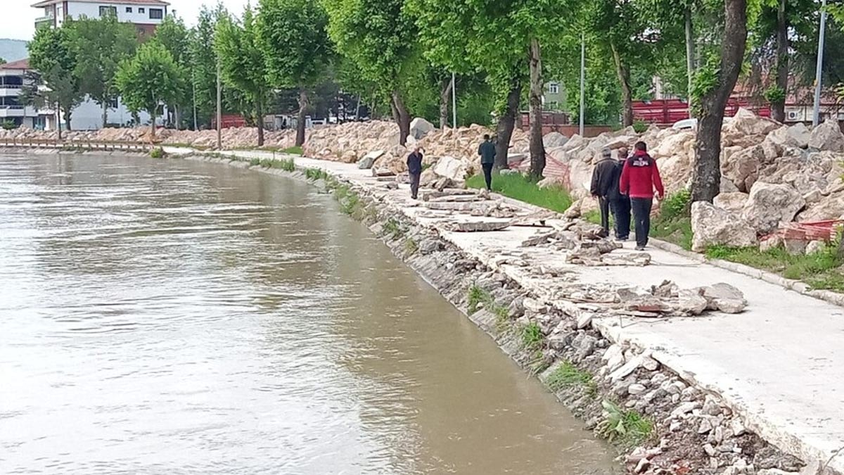 Tokat'ta taşkın tedbirleri sürüyor: Bir okul ve taşımalı eğitime iki gün ara