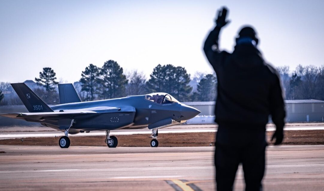 Bir NATO ülkesi daha sıfır kilometre F-35'e kavuştu: Sevinçten havalara uçtular