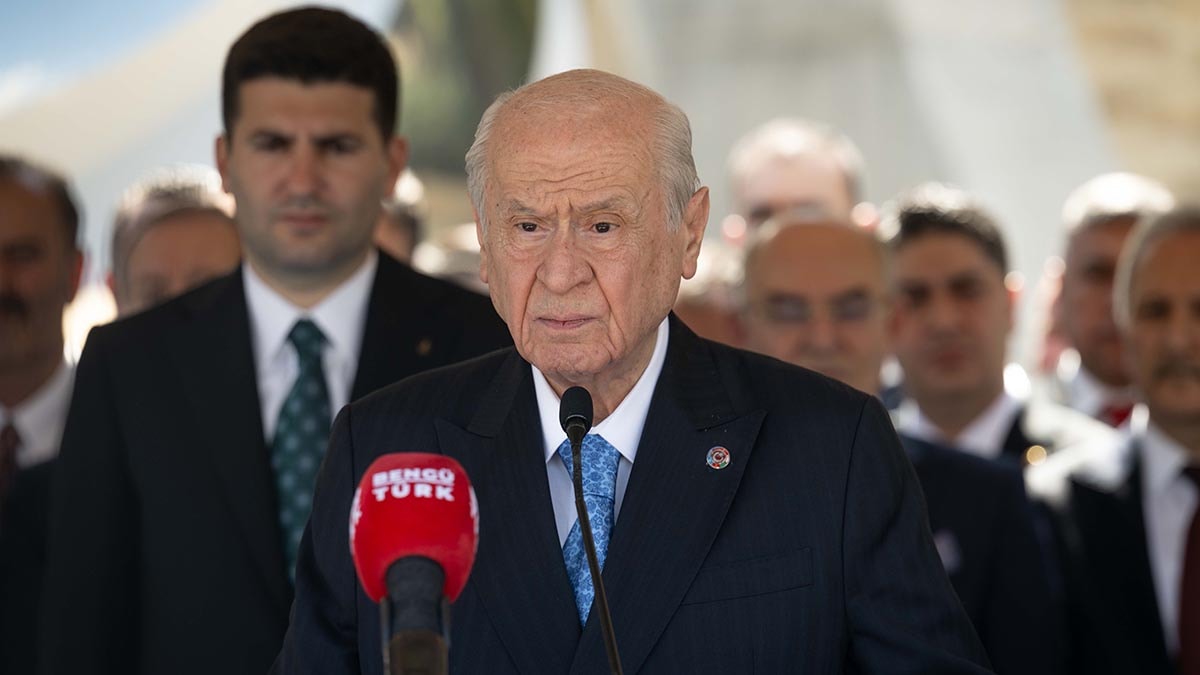 Devlet Bahçeli 'hain' ilan ettiği AKP'liden helallik istedi