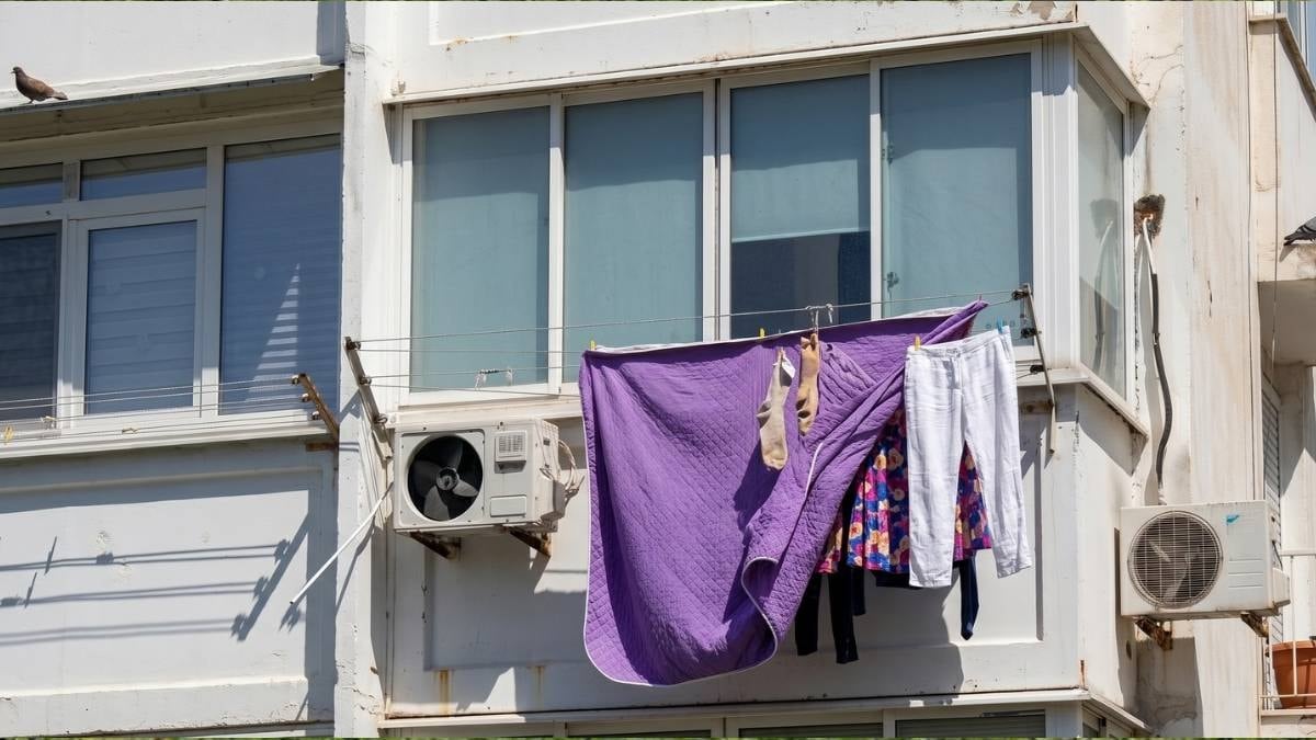 Evinde balkona çamaşır asanlar için karar verildi