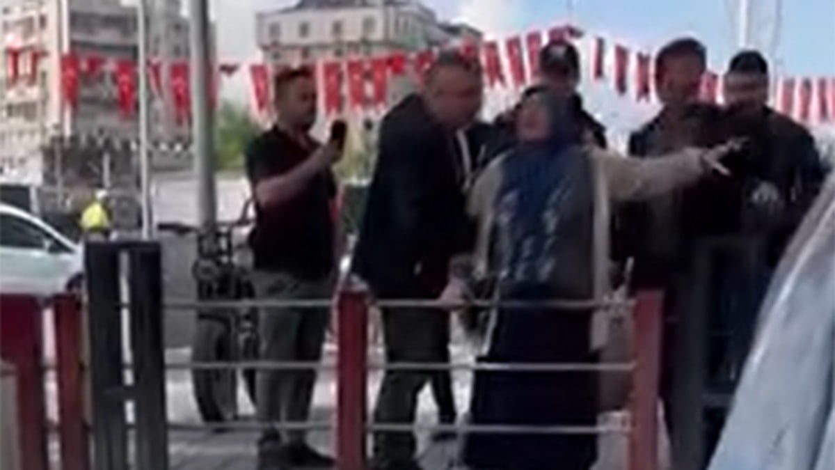 'Biz açız' feryadı bayramlaşmaya damga vurdu