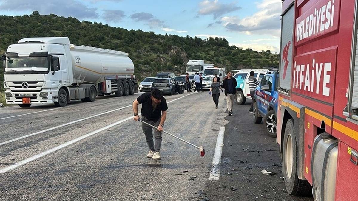 Adıyaman'da iki otomobilin çarpıştığı kazada ölü sayısı 4'e çıktı