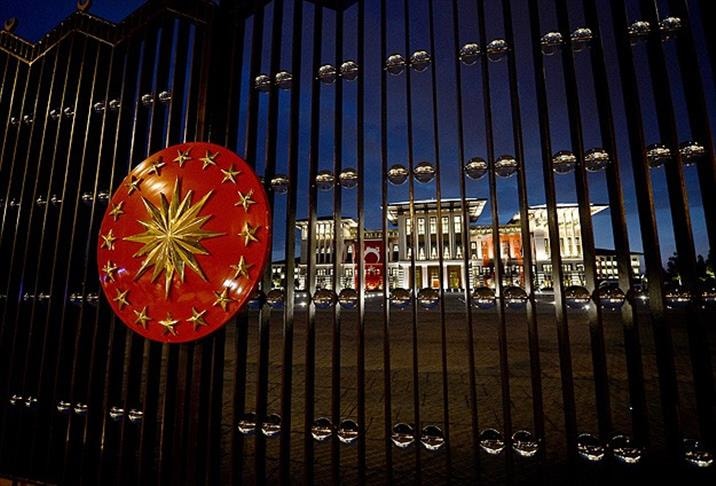 Saray'dan AKP'li bakana 'giderli' mesaj