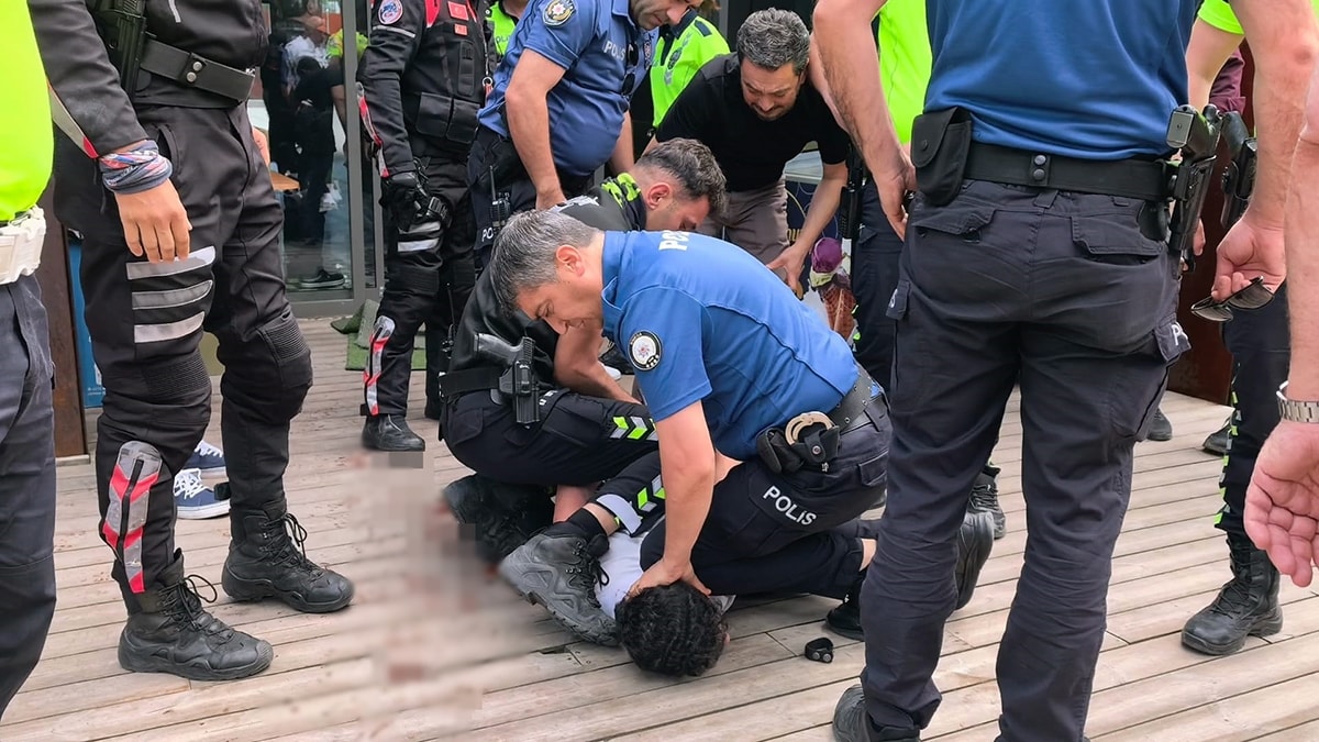 Yol verme kavgasında ortalık karıştı: 1'i polis 5 yaralı